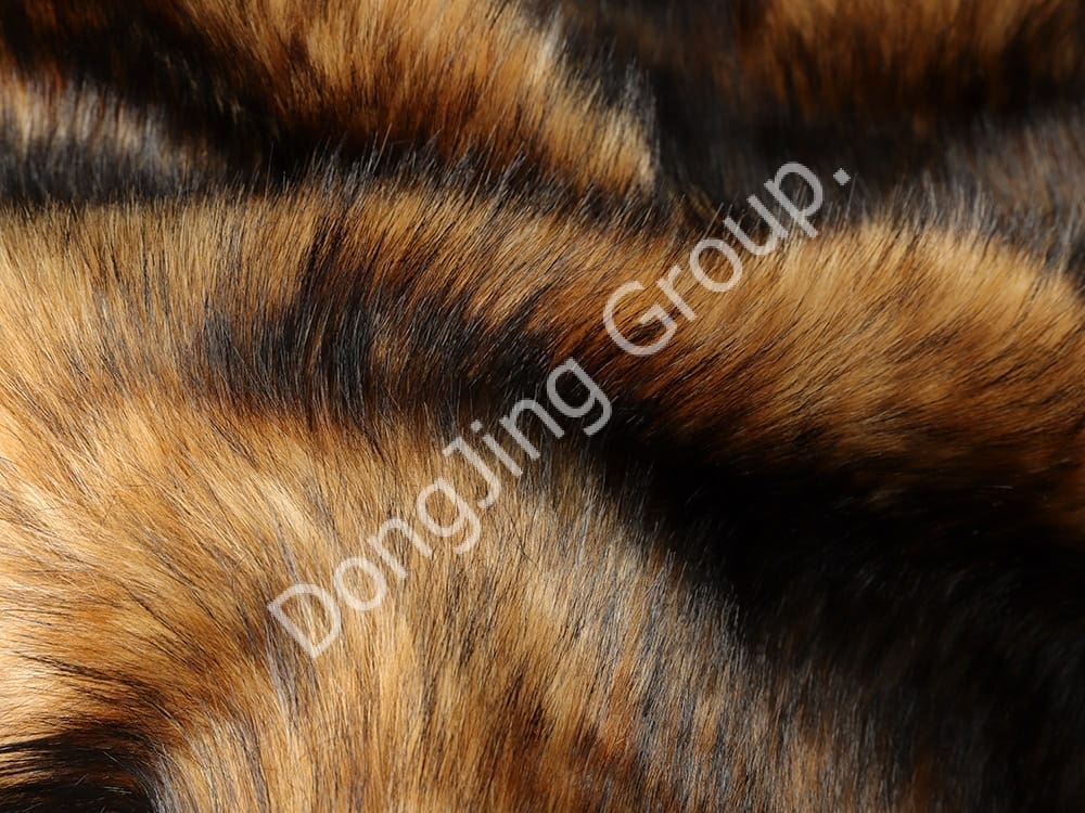 9W0591-Tóc gấu trúc jacquard hai đầu màu be hai màu nâu và be faux fur fabric